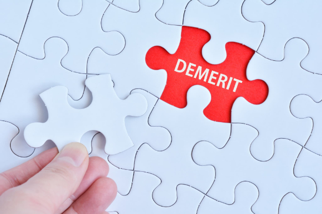 保険の入れ歯のデメリットのイメージ